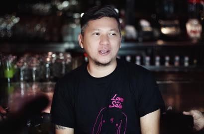 Jadi Jomblo Tua, Intip Aksi Gading Marten di Video BTS 'Love For Sale'