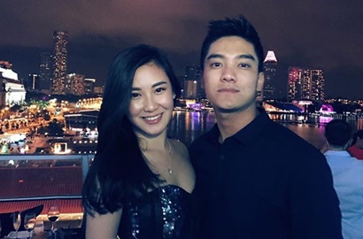 Sederhana Naik Kereta, Celana Ketat Pacar Boy William Bikin Netter Salfok