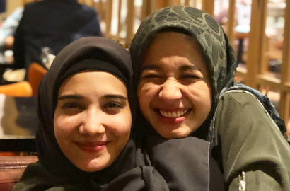 Bersahabat Dekat, Irwansyah-Zaskia Sungkar Kunjungi Laudya Cynthia Bella