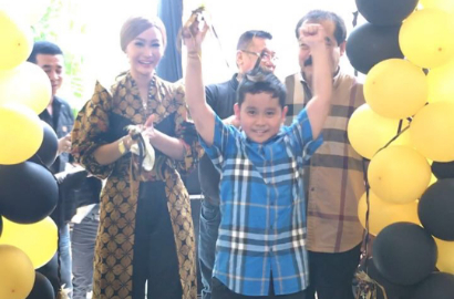Pamer Foto Kebersamaan, Koleksi Mainan Anak Inul Daratista Bikin Salfok