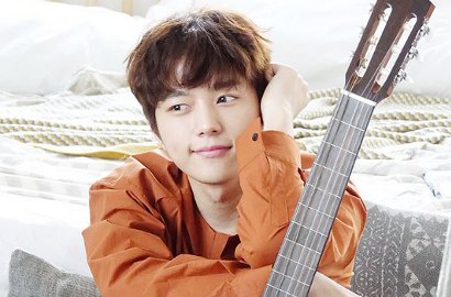 Sapa Fans Saat Ultah, L Infinite Bikin Meleleh Tebar Senyum di Foto Ini