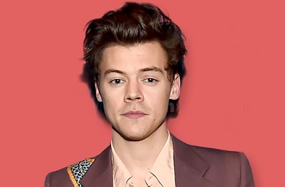 Gelar Konser, Harry Styles Beri Kejutan Saat Nyanyikan Lagu Baru