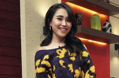 Kuenya Difitnah Berjamur, Ayu Ting Ting Tak Kapok Kini Usaha Nasi Uduk