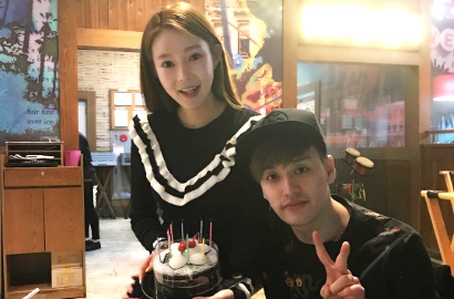 Eli U-KISS Bahagia Rayakan Ulang Tahun Bareng Istri dan Anak