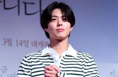 Ganteng Berambut Gondrong, Senyum Park Bo Gum Bikin Meleleh di Foto Ini