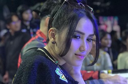 Dibanting Pemain Judo di 'Brownis', Lengan Ayu Ting Ting Lebam?