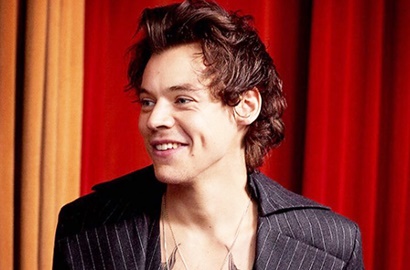 Nyanyikan 'Medicine' Untuk Pertama Kali, Harry Styles Disebut Biseksual