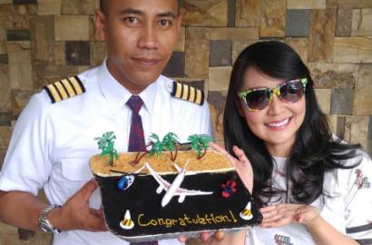 Hapus Foto, Pacar Pilot Tessa Kaunang Dituduh Gigolo dan Suka Selingkuh