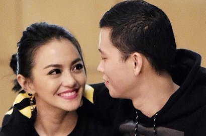 Dilanda Rindu Berat, Ririn Ekawati Pamer Foto Lawas Mendiang Suami