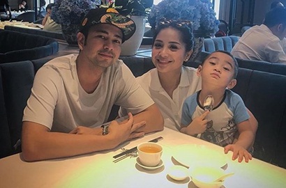 Tak Kalah dengan Nagita, Harga Sepatu Mahal Rafathar Juga Bikin Netizen Melongo