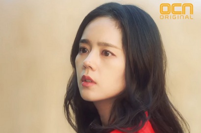 Pakai Gaun Merah dan Sendirian, Han Ga In Bikin Penasaran di Teaser Perdana 'Mistress'