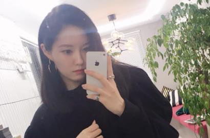 Hadiri Acara Asian Film Awards, Hyomin T-ara Foto Bareng Produser Ternama