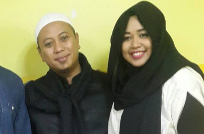 Dulunya Sakit Hati, Istri Pertama Opick Tetap Melayat ke Pemakaman Mendiang Wulan