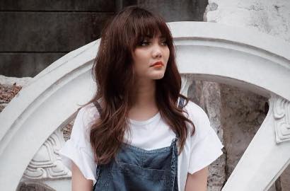 Rina Nose Lepas Hijab dan Punya Cara Sendiri dalam Mencintai Tuhan, Netter Berang