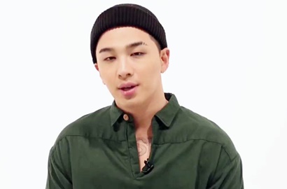 Senyum Bareng Tentara Lainnya, Begini Potret Baru Taeyang di Kamp Militer