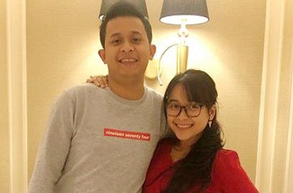 Ikut Liburan Keluarga, Pacar Adik Ayu Ting Ting Dihujat Netter 'Ngintil' dan Numpang Tenar