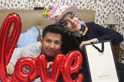 Fairuz A. Rafiq Ngaku Makin Gendut, Suami Beri Komentar Kocak