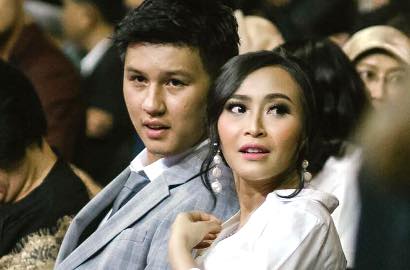 Rini Wulandari Bagikan Momen Mengharukan Akikah Sang Buah Hati