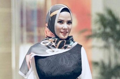 Pose Kaki Angel Lelga Dianggap Tak Sopan, Netter Beri Cibiran Pedas