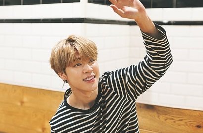 Main Bowling Sendirian, Jimin BTS Bikin Gemes di Foto-Foto Ini
