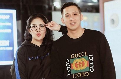Nindy Lagi-Lagi Dihina Netter, Suami Beri Ciuman Bibir dan Tulis Caption Ini