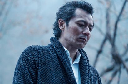 Balas Dendam Kematian Anak, Ekspresi Jang Dong Gun Dingin di Poster 'Seven Years of Night'
