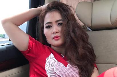 Vega Darwanti Berhijab dan Tampil Muslimah, Netter Puji Mirip Julia Perez