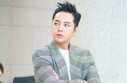 Nyamar Jadi Anak Band, Begini Dandanan Kece Jang Geun Suk di 'Switch'