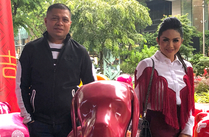 Berwajah Sangar dan Jaga Jarak dari Aurel-Azriel, Perlakuan Suami Krisdayanti Bikin Kaget Netter