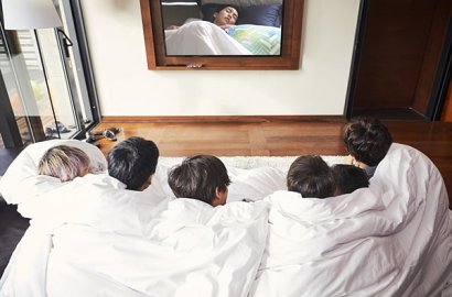 4 Member Ramaikan Unit Pertama 'It's Dangerous Outside Blanket', Siapa Saja?
