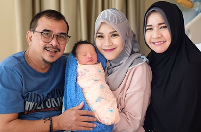 Belum Sepekan Lahir, Putra Keempat Zaskia Adya Mecca Dikhitan
