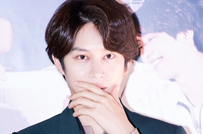 Unggah Foto Parodi Member SuJu, Kocaknya Heechul 'Jadikan' Siwon sebagai Kuda
