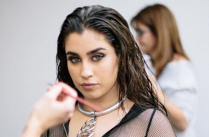 Hiatus dari Fifth Harmony, Lauren Jauregui Tampil Seksi untuk Majalah Playboy