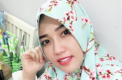 Unggah Foto Ini, Via Vallen Laris-Manis Banjir Job di Bulan Ramadhan?