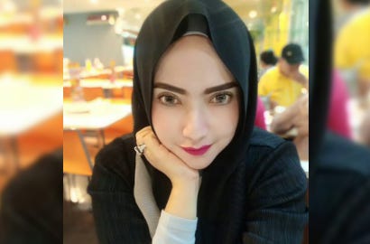 Dihina Alis Sinchan Hingga Pegang Anjing, Intip Foto-Foto Cantik 'Istri Ketiga' Opick