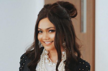 Diingatkan Netter Soal Makan Pakai Tangan Kanan, Ini Jawaban Rina Nose