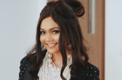Tanggapi Video Makan Pakai Tangan Kiri, Jawaban Rina Nose Disebut Tak Elegan