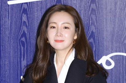 Choi Ji Woo Cantik Pakai Gaun Pengantin di Foto-Foto Pernikahan