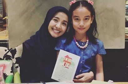 Laudya Cynthia Bella Kembali Isyaratkan Kehamilannya dengan Foto Ini?