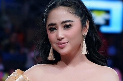 Berdamai, Dewi Persik dan Petugas Transjakarta Saling Cabut Laporan
