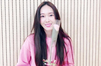 Umbar Bodi Ramping, Jessica Santai Jalan-Jalan di Bali Pakai Dress Mini
