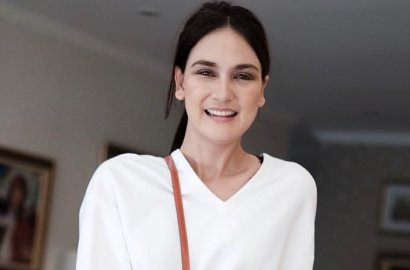 Tak Mau Seperti Syahrini, Luna Maya Pikir Ulang Saat Diminta Endorse Umrah