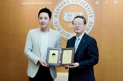 Baiknya, Jang Geun Suk Donasikan Rp 1,3 Miliar Untuk Universitas Hanyang
