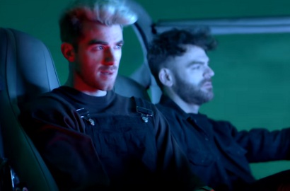 Sukses Gelar Konser di Indonesia, The Chainsmokers Rilis MV 'Everybody Hates Me'