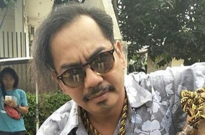 Bahagia dan Ciumi Kalung Emas di 'Dunia Terbalik', Indra Birowo Mendadak Sakit