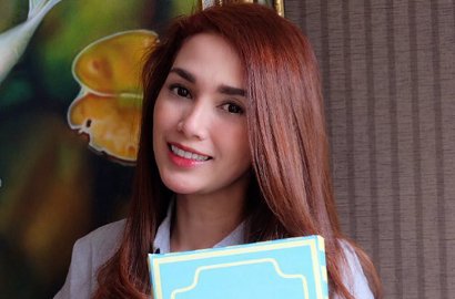 Dicibir Soal Sibuk Main Medsos di Pengajian, Ussy Sulistiawaty Beri Jawaban Menohok