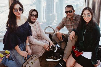 Usai Asisten dan Sopir, Nikita Willy Boyong Keluarga Besar Ibadah Umrah