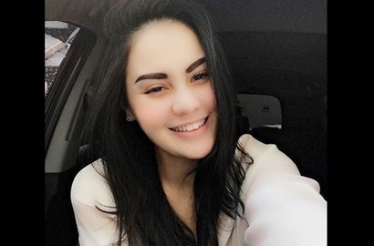 Digiring ke Ruang Sidang, Wajah Cantik Jennifer Dunn Jadi Sorotan
