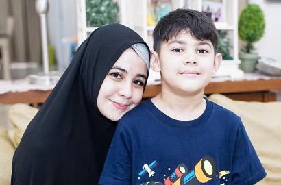 Risty Tagor Ungkap Alasan Jarang Unggah Foto Anak di Medsos
