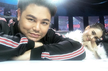 Foto Bareng Wanita Lain Diprotes Fans Ayu Ting Ting, Ivan Gunawan Beri Sindiran Pedas